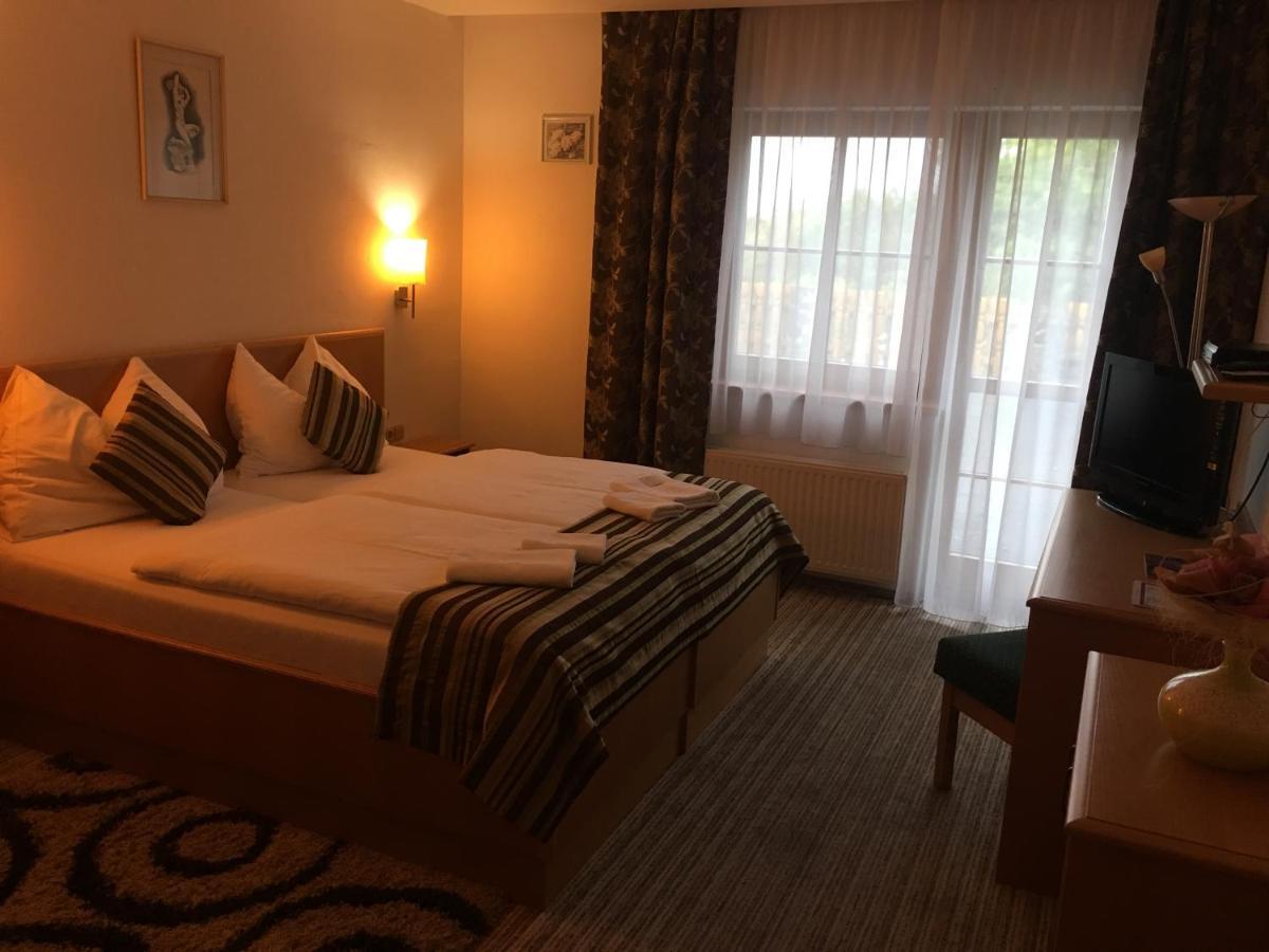 Forrest Hotel ホムトフ エクステリア 写真